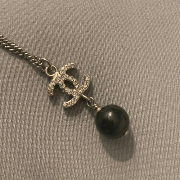 Authentic chanel black silver pearl drop necklace - Picture 2 of 4